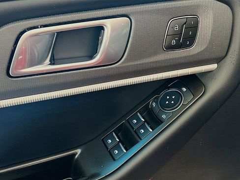 New 2026 Ford Explorer ST-Line w/ ST-Line Street Pack image 12