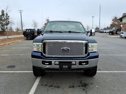 Used 2007 Ford F250 Lariat image 2