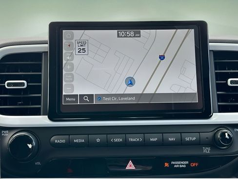 Used 2024 Hyundai Venue Limited image 17