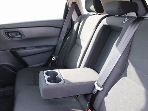 Used 2024 Nissan Rogue S image 28