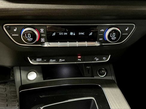 Used 2025 Audi Q5 2.0T Premium image 33