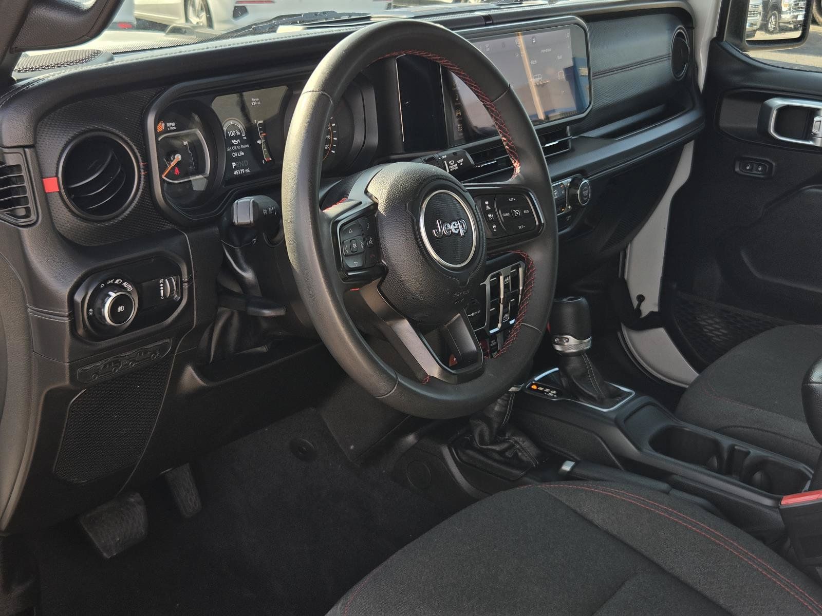 Used 2025 Jeep Wrangler Unlimited Rubicon AWD/4WD image 15