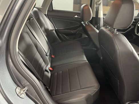 Used 2024 Volkswagen Jetta SE w/ Panoramic Sunroof Package FWD image 26