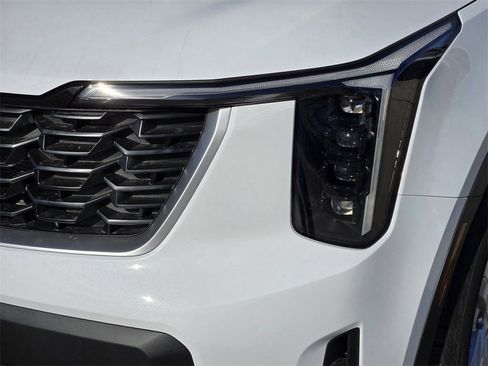New 2026 Kia Sorento LX FWD image 7