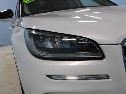 Used 2025 Lincoln Corsair AWD image 38