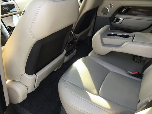 Used 2018 Land Rover Range Rover HSE image 21