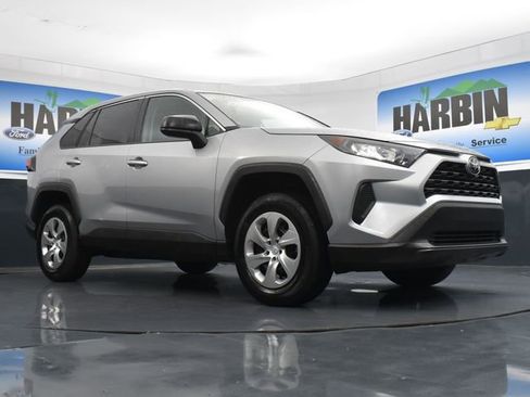 Used 2022 Toyota RAV4 LE FWD image 23