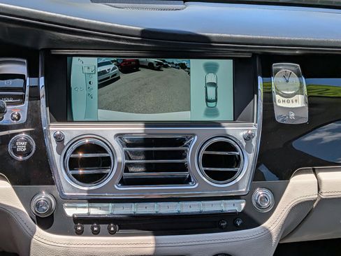 Used 2015 Rolls-Royce Ghost RWD image 15