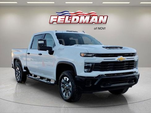 Used 2025 Chevrolet Silverado 2500 Custom w/ Custom Value Package image 11
