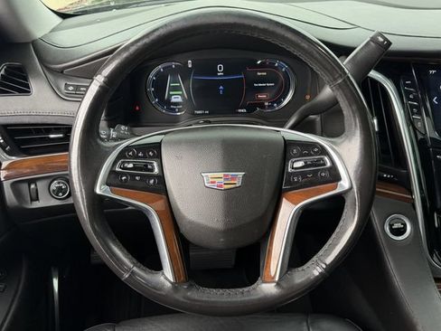 Used 2018 Cadillac Escalade Luxury AWD/4WD image 12