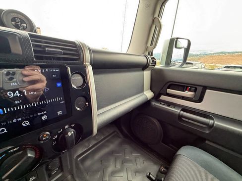 Used 2007 Toyota FJ Cruiser 4WD image 37