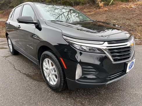 Used 2022 Chevrolet Equinox LT image 2
