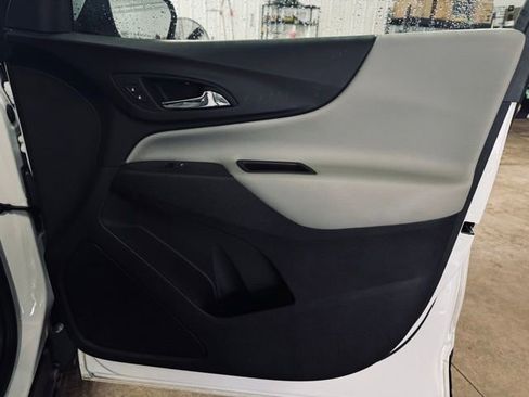 Used 2023 Chevrolet Equinox LT w/ Driver Convenience Package image 15