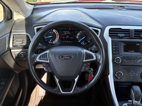 Used 2015 Ford Fusion SE w/ Equipment Group 201A FWD image 7
