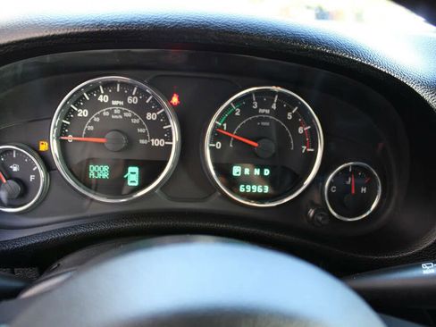 Used 2011 Jeep Wrangler Sahara w/ Connectivity Group AWD/4WD image 40