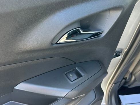 New 2026 Chevrolet Trax LT w/ Sunroof Package image 30