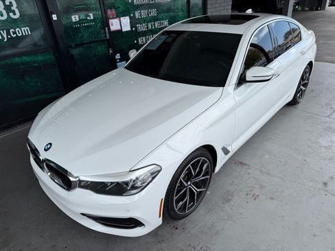 Used 2018 BMW 530i w/ Premium Package RWD image 2