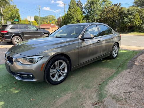 Used 2018 BMW 330i xDrive Sedan AWD/4WD image 9
