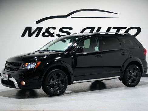 Used 2019 Dodge Journey Crossroad w/ Driver Convenience Group image 4