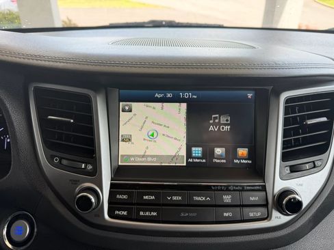 Used 2017 Hyundai Tucson Limited AWD/4WD image 16