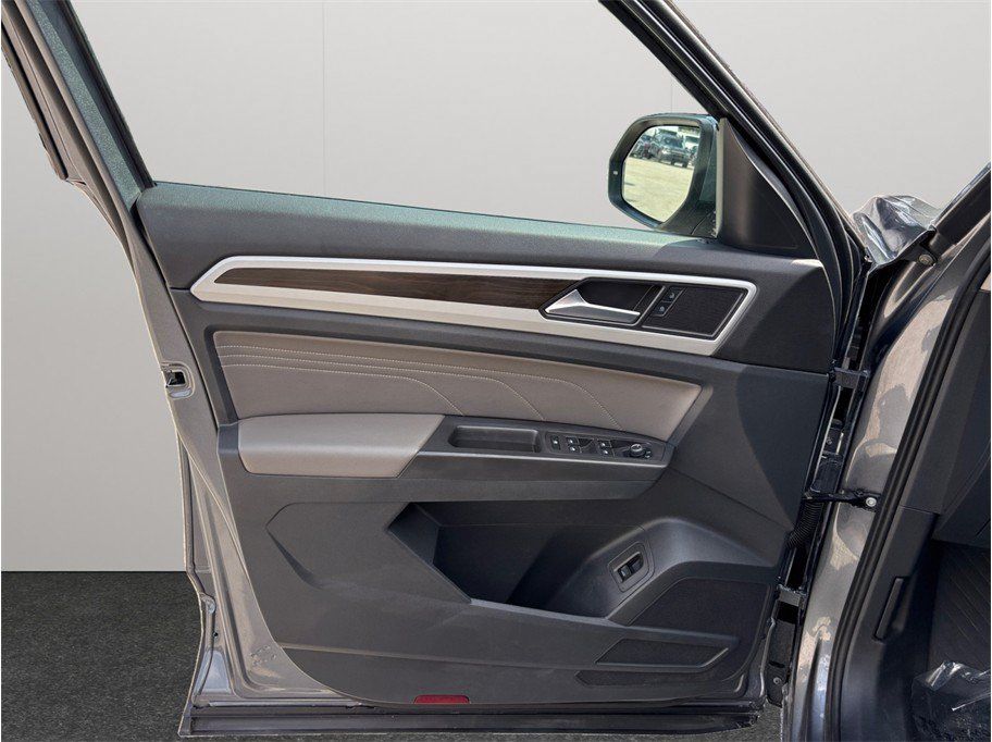 Used 2023 Volkswagen Atlas SE w/ Panoramic Sunroof Package AWD/4WD image 21