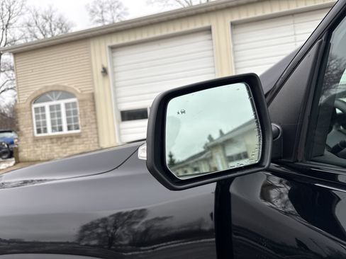 Used 2023 GMC Acadia SLE w/ Driver Convenience Package image 13