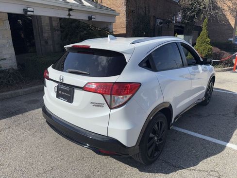 Used 2021 Honda HR-V Sport image 10