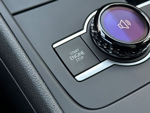 New 2026 Volkswagen Tiguan SE R-Line FWD image 20