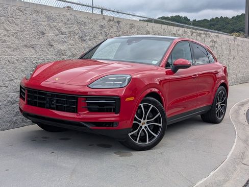 Certified 2025 Porsche Cayenne Coupe image 1