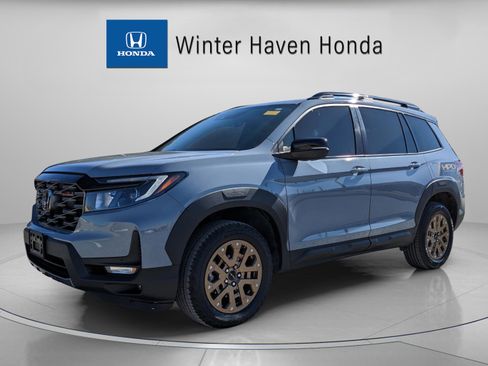 Used 2023 Honda Passport TrailSport image 2