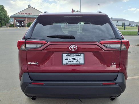 Used 2021 Toyota RAV4 LE image 24