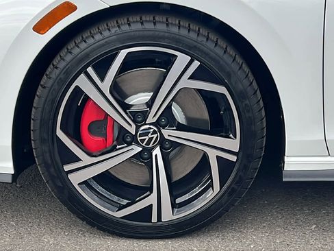 New 2025 Volkswagen GTI SE image 9
