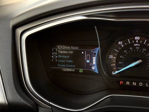Used 2018 Ford Fusion SE w/ Equipment Group 602A FWD image 33
