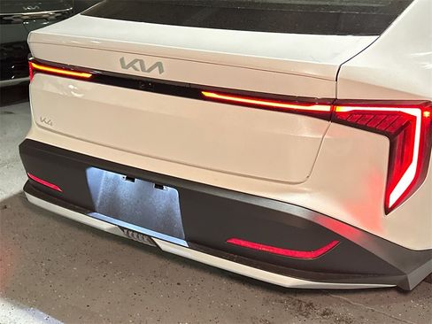 New 2025 Kia K4 LXS image 5