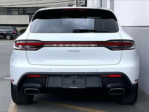 Certified 2026 Porsche Macan AWD/4WD image 9