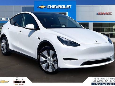 Used 2023 Tesla Model Y Long Range AWD/4WD image 1