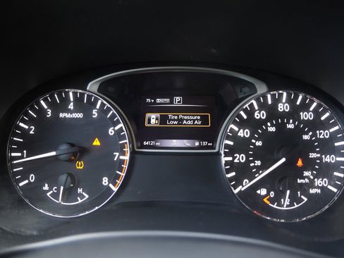 Used 2020 Nissan Pathfinder SL AWD/4WD image 20