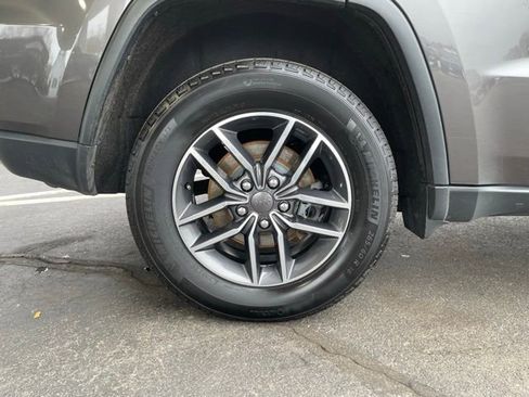 Used 2019 Jeep Grand Cherokee Limited image 37