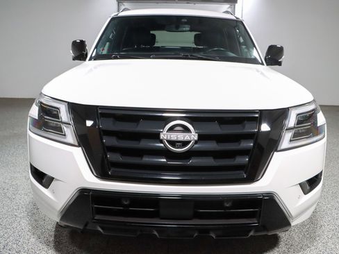 Used 2023 Nissan Armada SL w/ Midnight Edition Package AWD/4WD image 4