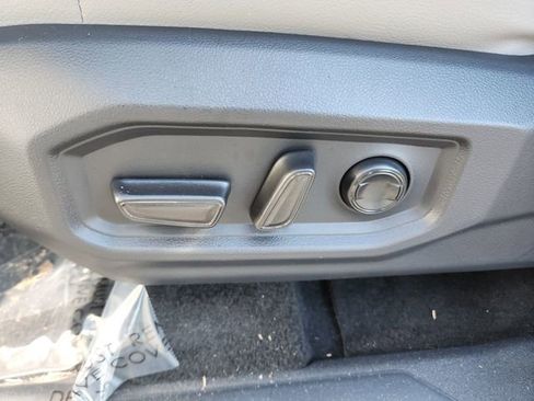 Used 2025 Toyota Tundra Limited image 23