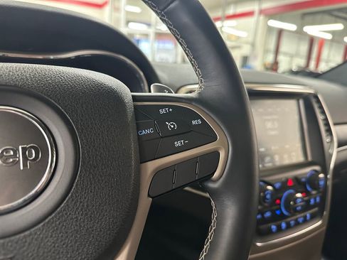Certified 2017 Jeep Grand Cherokee Limited AWD/4WD image 18