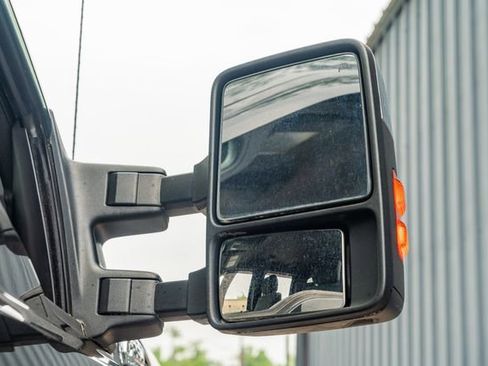 Used 2015 Ford F250 XLT w/ XLT Premium Package AWD/4WD image 13