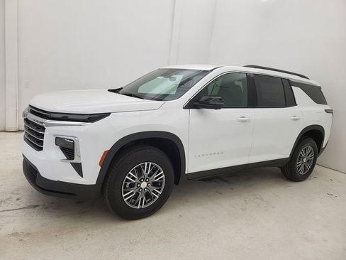 New 2026 Chevrolet Traverse LT w/ Driver Confidence Package FWD image 19