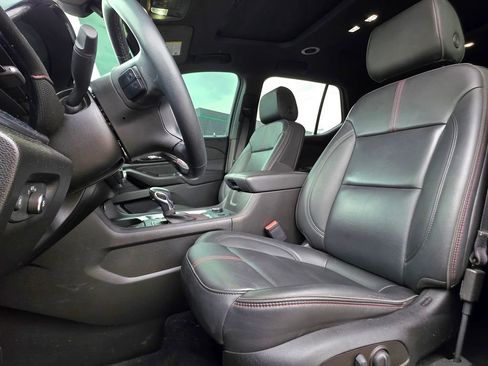 Used 2023 Chevrolet Traverse RS AWD/4WD image 12