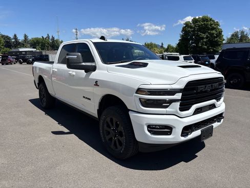 Used 2025 RAM 2500 Laramie AWD/4WD image 6