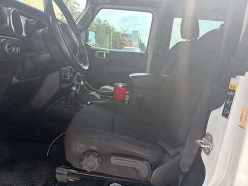 Used 2020 Jeep Wrangler Sport AWD/4WD image 11