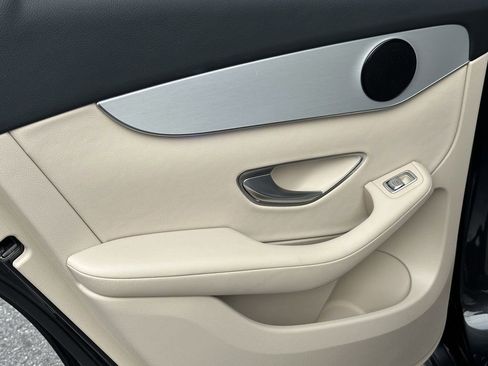 Certified 2022 Mercedes-Benz GLC 300 image 25