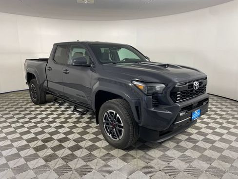 Used 2024 Toyota Tacoma TRD Sport AWD/4WD image 24