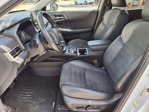 Used 2024 Mitsubishi Outlander SE FWD image 13
