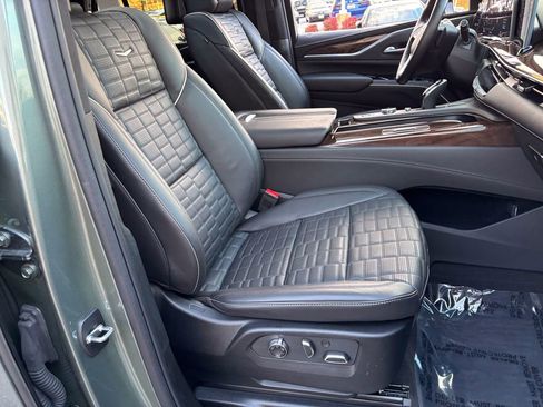 Used 2023 Cadillac Escalade Sport Platinum w/ LPO, ONYX Package image 35